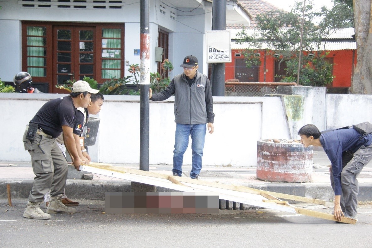 Ketua Bawaslu memantau Penertiban APK