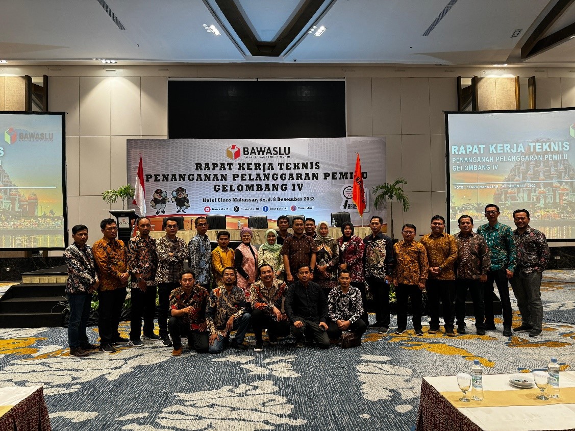 Anggota Bawaslu Kota Blitar menghadiri Rakernis