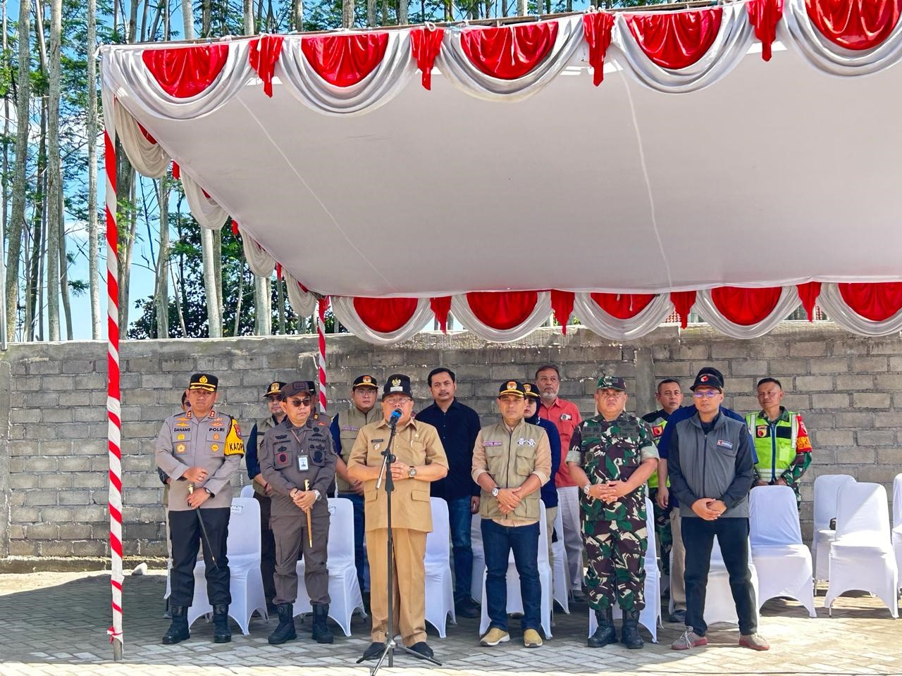 Pembukaan apel Pengawasan