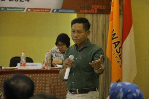 Plt. Sekretaris Bakesbangpol Kota Blitar