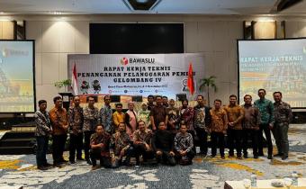Anggota Bawaslu Kota Blitar menghadiri Rakernis