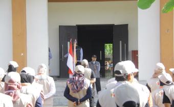 Ktua Bawaslu Kota Blitar menjadi Pembina Apel